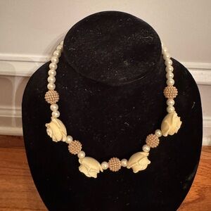 Handmade Cream flower and pearl fashion costume necklace